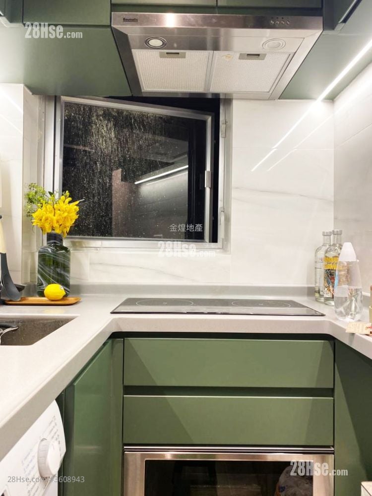 King's Court Sell 1 Bedroom , 1 Bathroom 339 ft²