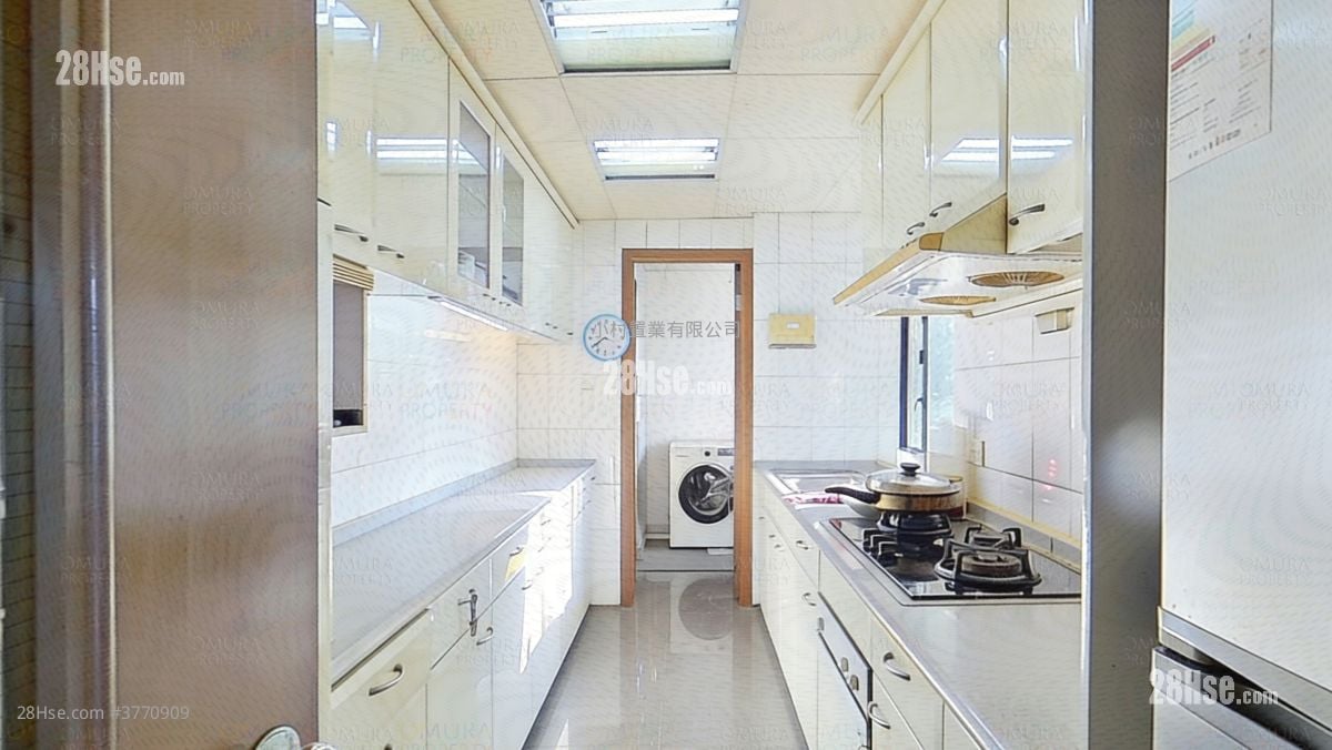 kitchen: Verdant Villa Sell 3 Bedrooms , 2 Bathrooms 1,161 ft²