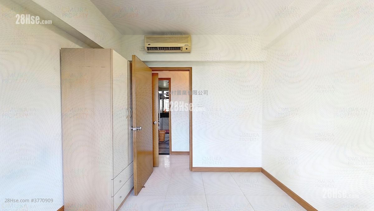 bedroom 3: Verdant Villa Sell 3 Bedrooms , 2 Bathrooms 1,161 ft²