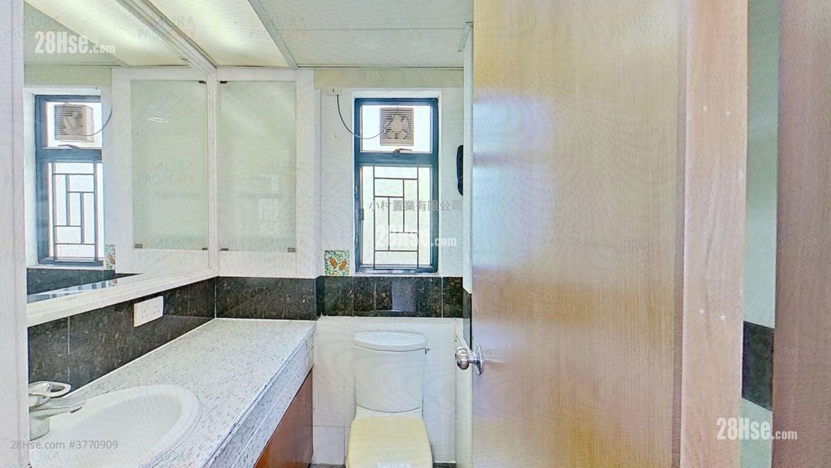 master room: Verdant Villa Sell 3 Bedrooms , 2 Bathrooms 1,161 ft²