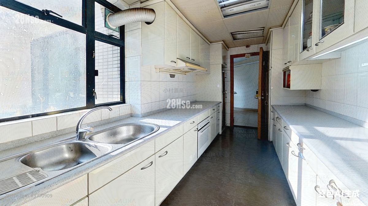 kitchen: Verdant Villa Sell 3 Bedrooms , 2 Bathrooms 1,161 ft²