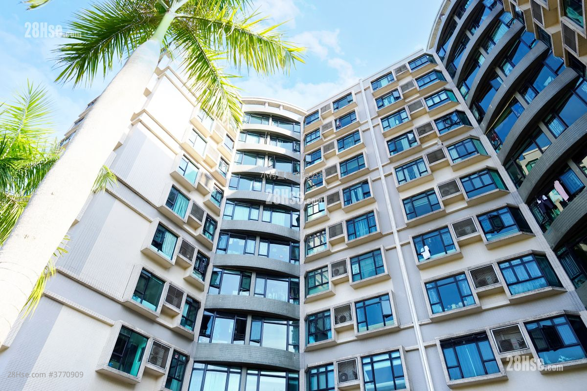 building outlook: Verdant Villa Sell 3 Bedrooms , 2 Bathrooms 1,161 ft²