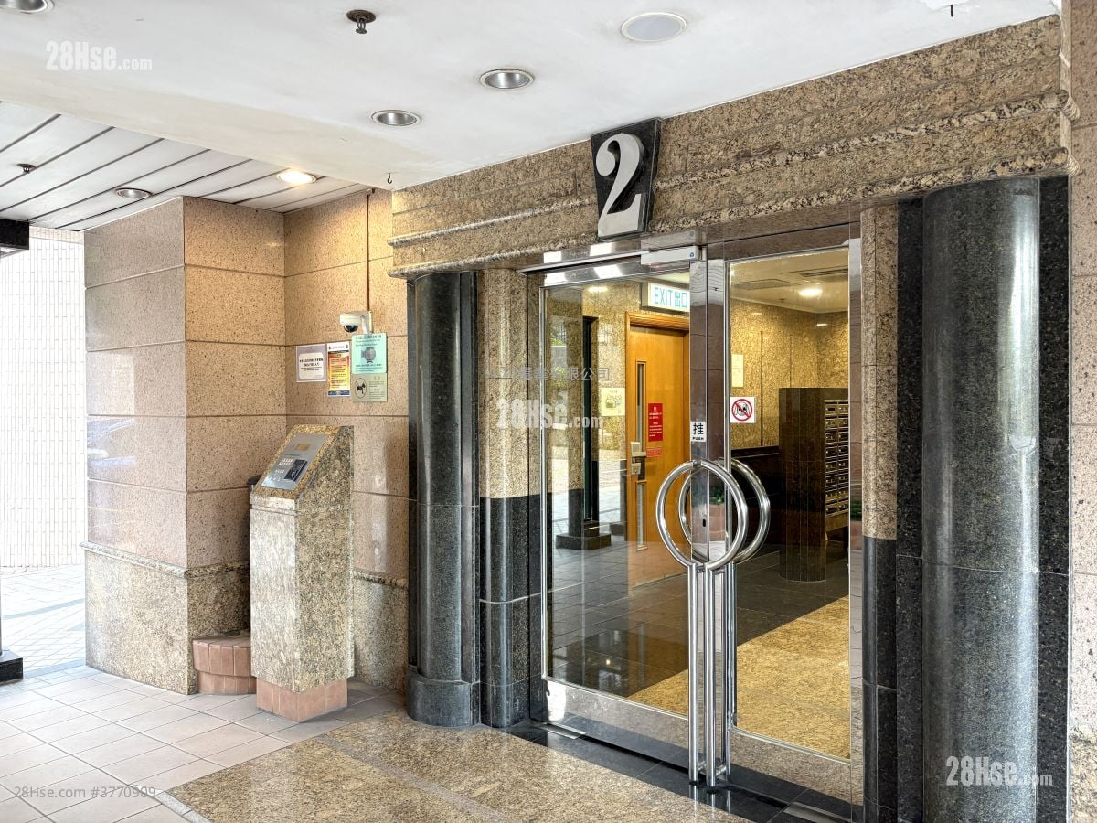 main door: Verdant Villa Sell 3 Bedrooms , 2 Bathrooms 1,161 ft²