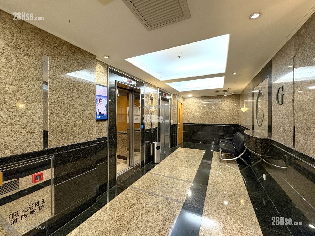 Lobby: Verdant Villa Sell 3 Bedrooms , 2 Bathrooms 1,161 ft²