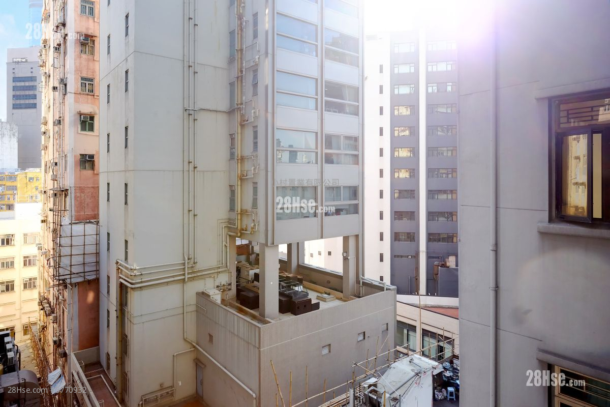 View: Edward Mansion Sell 4 Bedrooms , 2 Bathrooms 855 ft²