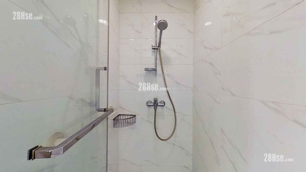 master room: Edward Mansion Sell 4 Bedrooms , 2 Bathrooms 855 ft²