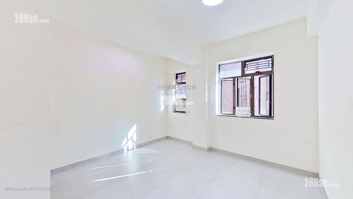 master room: Edward Mansion Sell 4 Bedrooms , 2 Bathrooms 855 ft²