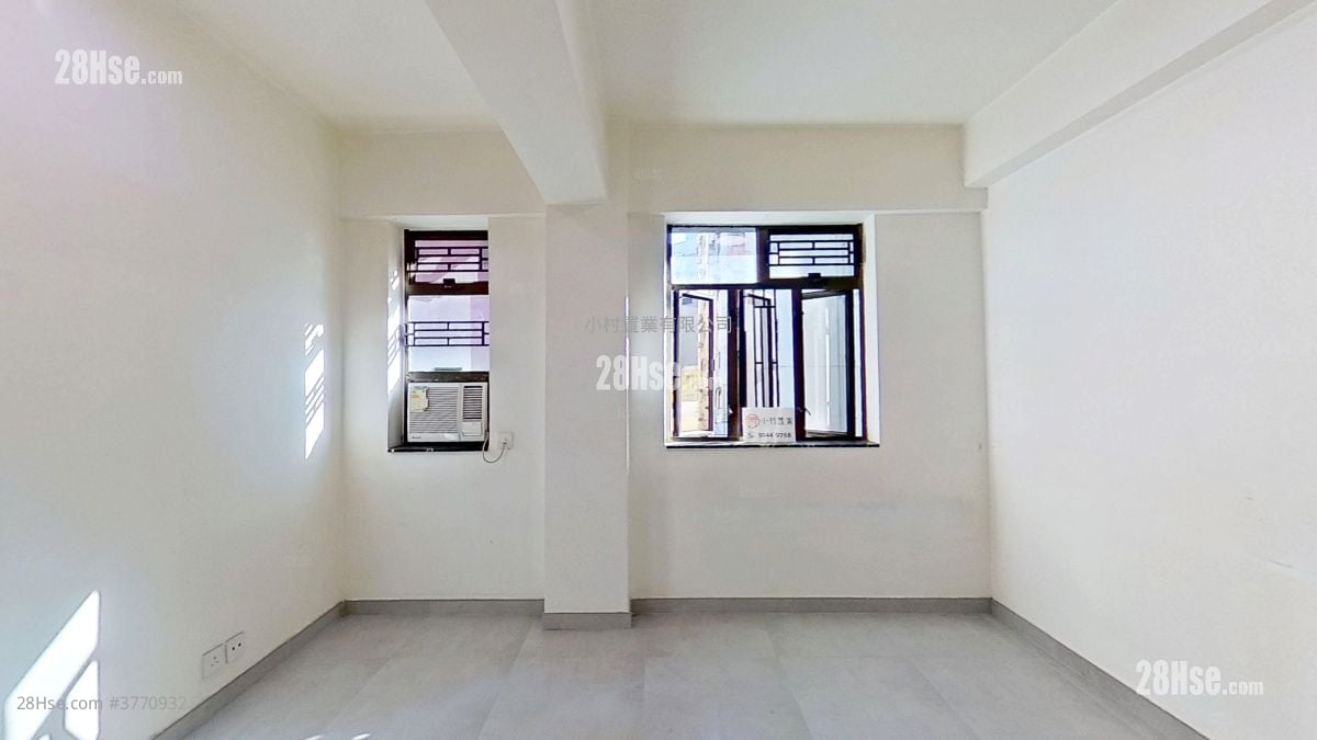 master room: Edward Mansion Sell 4 Bedrooms , 2 Bathrooms 855 ft²