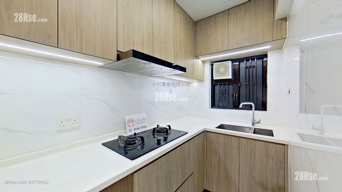 kitchen: Edward Mansion Sell 4 Bedrooms , 2 Bathrooms 855 ft²