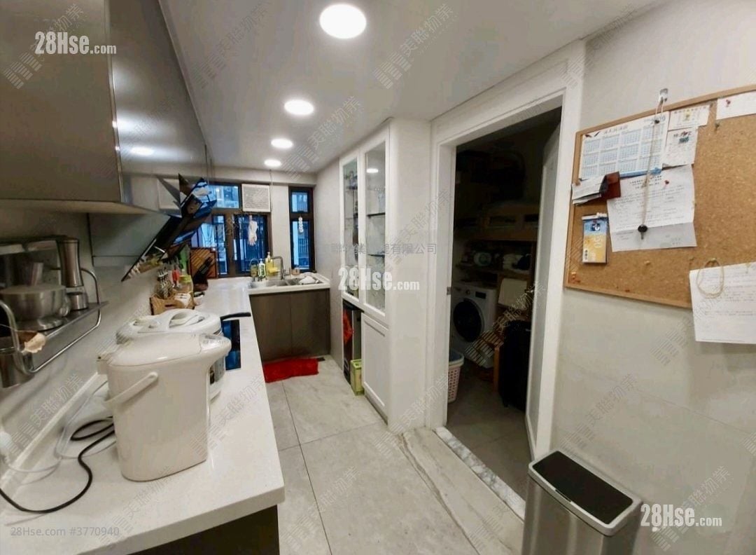 Beverly Villas Sell 3 Bedrooms 1,211 ft²