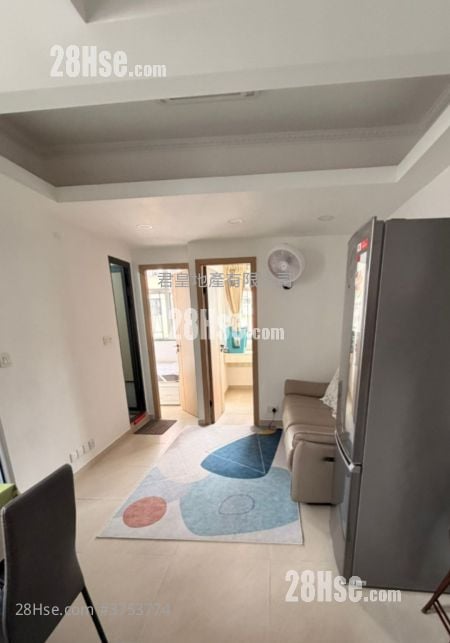 Wah Hung House Sell 3 Bedrooms , 1 Bathroom 407 ft²