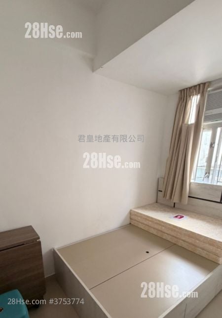 Wah Hung House Sell 3 Bedrooms , 1 Bathroom 407 ft²
