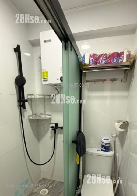 Wah Hung House Sell 3 Bedrooms , 1 Bathroom 407 ft²