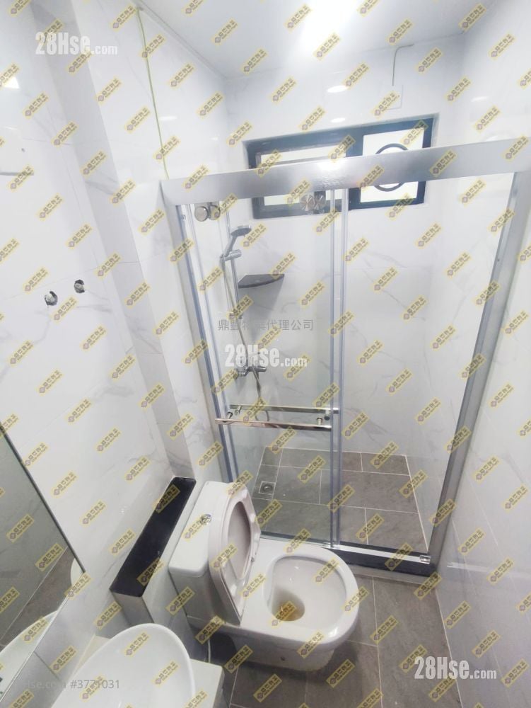 浴室: 村屋 售盘 2 房 , 1 浴室