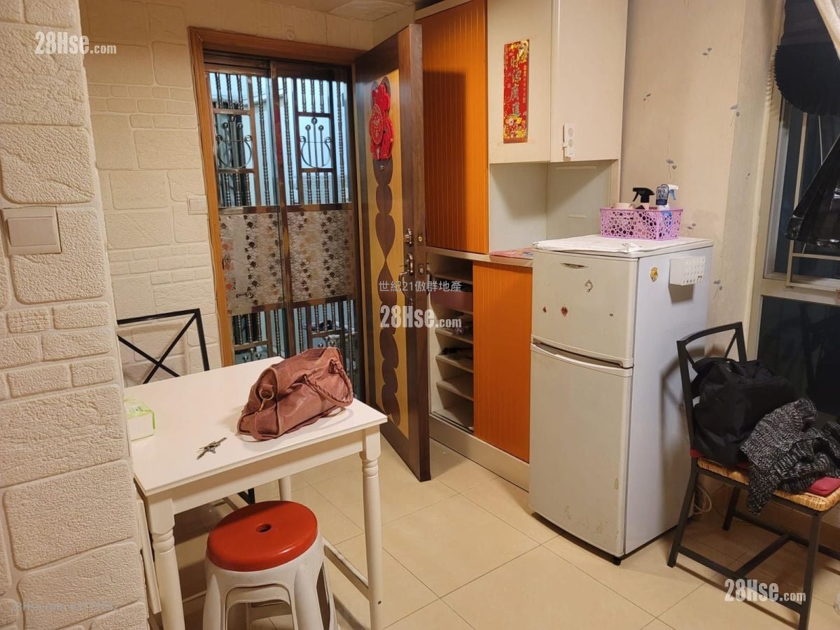 Ho Fuk Court Sell 1 Bedroom , 1 Bathroom 254 ft²