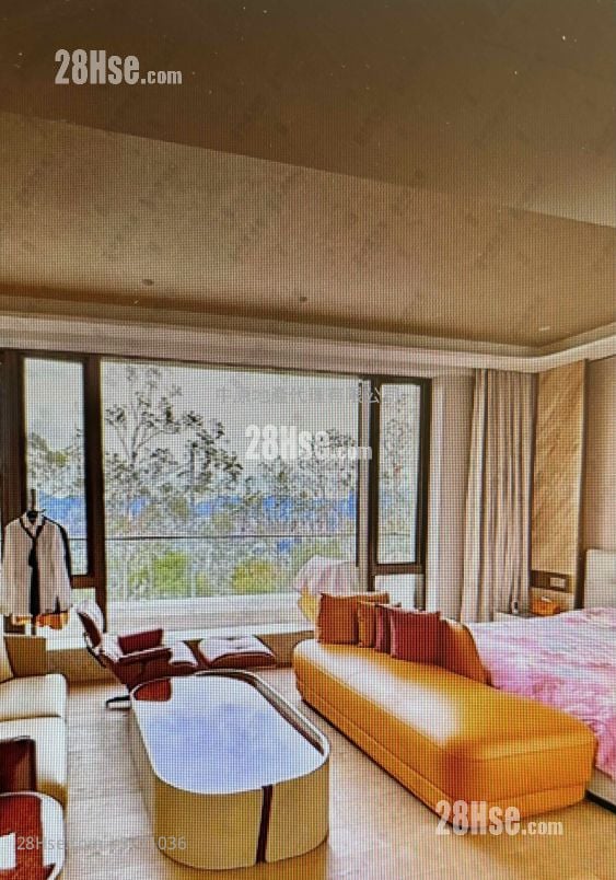 Mont Rouge Sell 4 Bedrooms 2,846 ft²