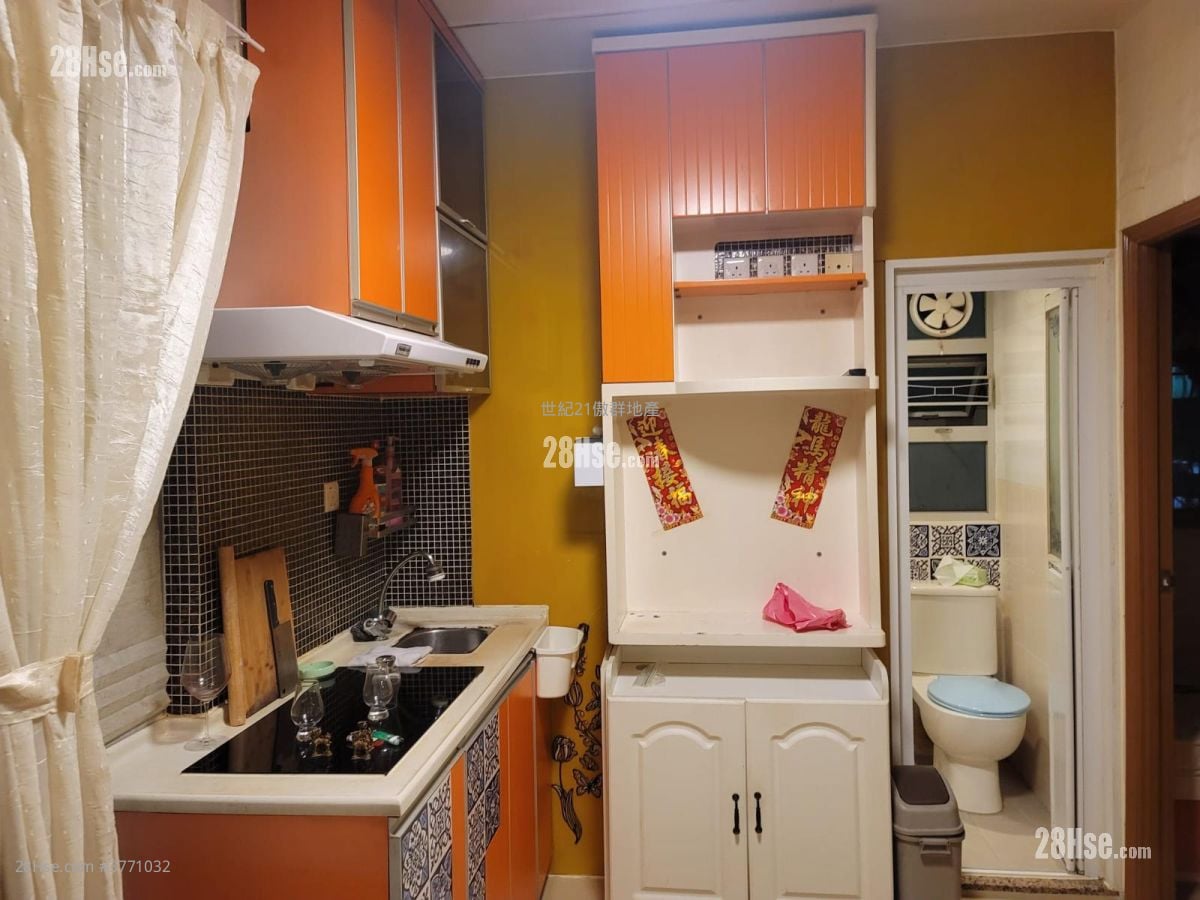Ho Fuk Court Sell 1 Bedroom , 1 Bathroom 254 ft²