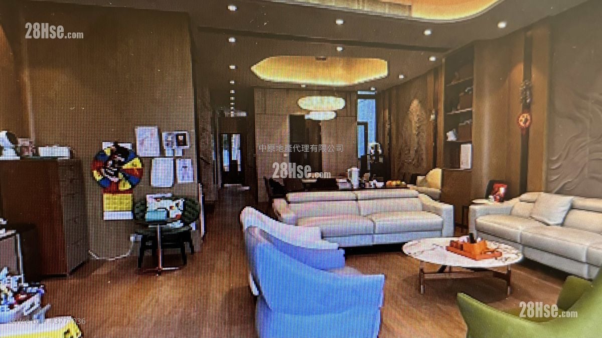 Mont Rouge Sell 4 Bedrooms 2,846 ft²