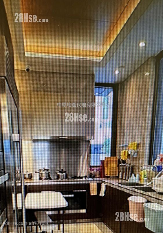 Mont Rouge Sell 4 Bedrooms 2,846 ft²