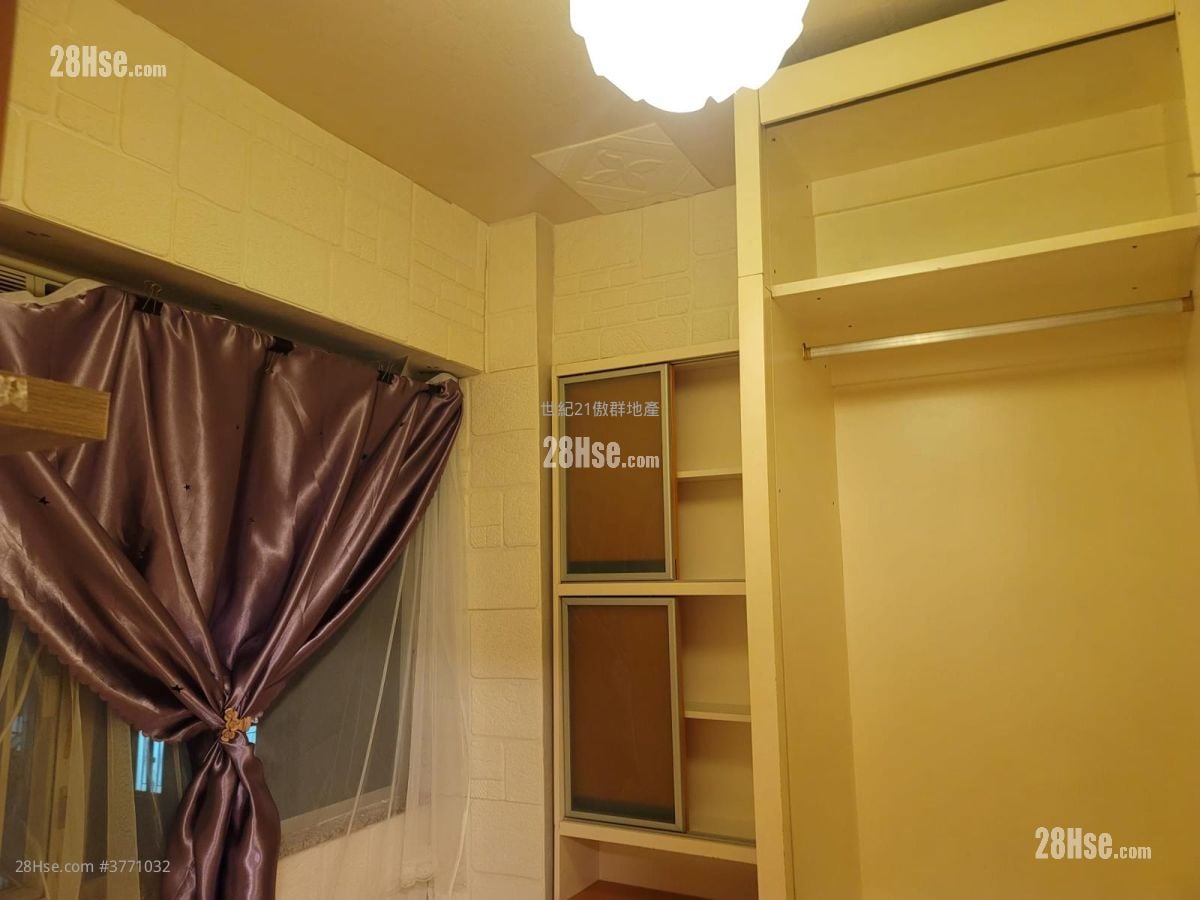 Ho Fuk Court Sell 1 Bedroom , 1 Bathroom 254 ft²