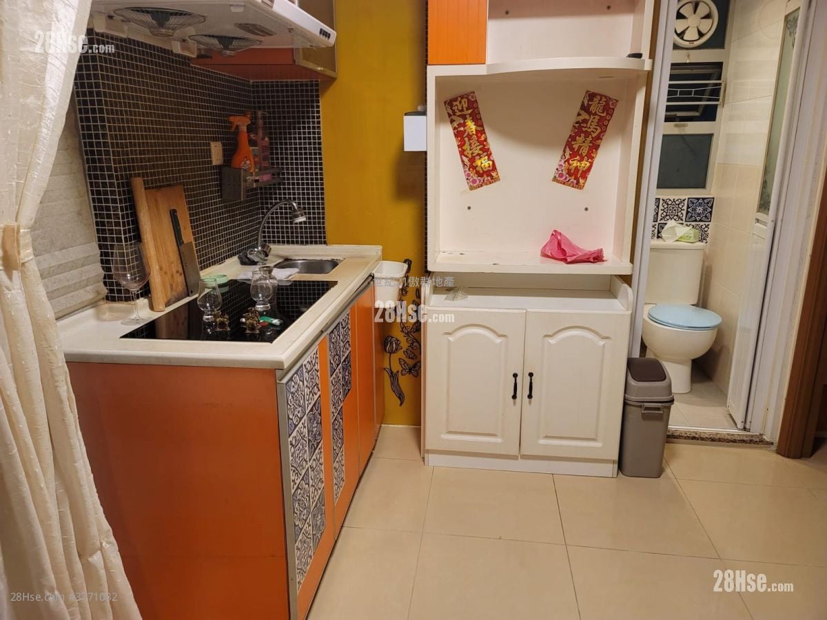 Ho Fuk Court Sell 1 Bedroom , 1 Bathroom 254 ft²