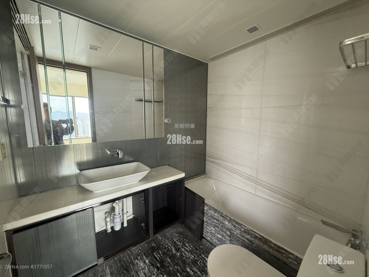 海之恋 售盘 4 房 , 4 浴室 1,161 平方尺