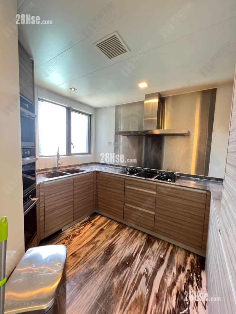 海之恋 售盘 4 房 , 4 浴室 1,161 平方尺