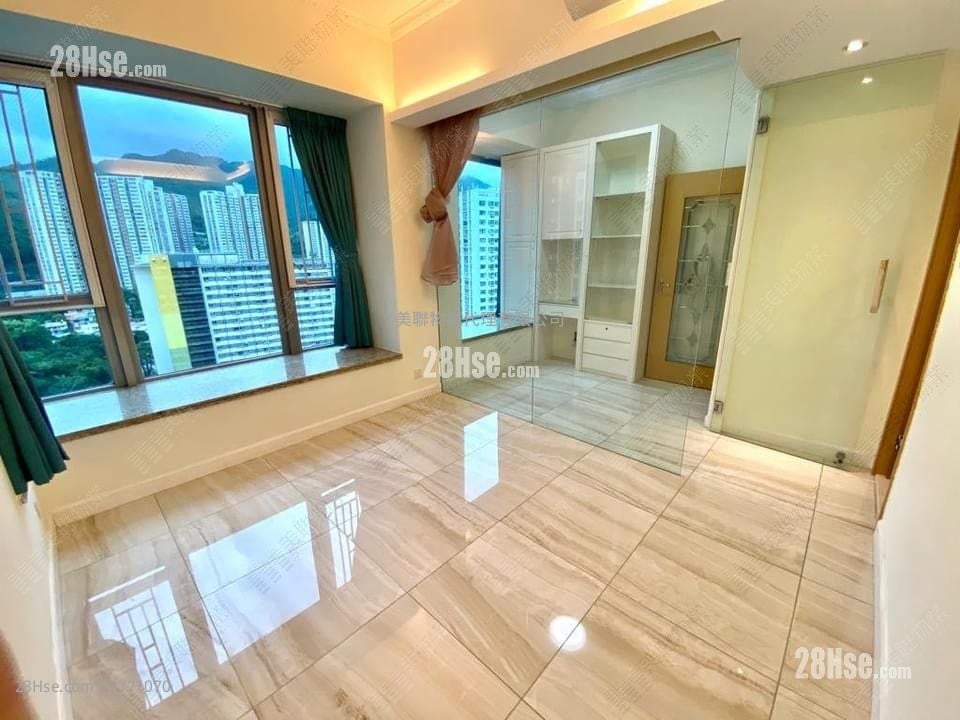 The Riverpark Sell 3 Bedrooms 729 ft²