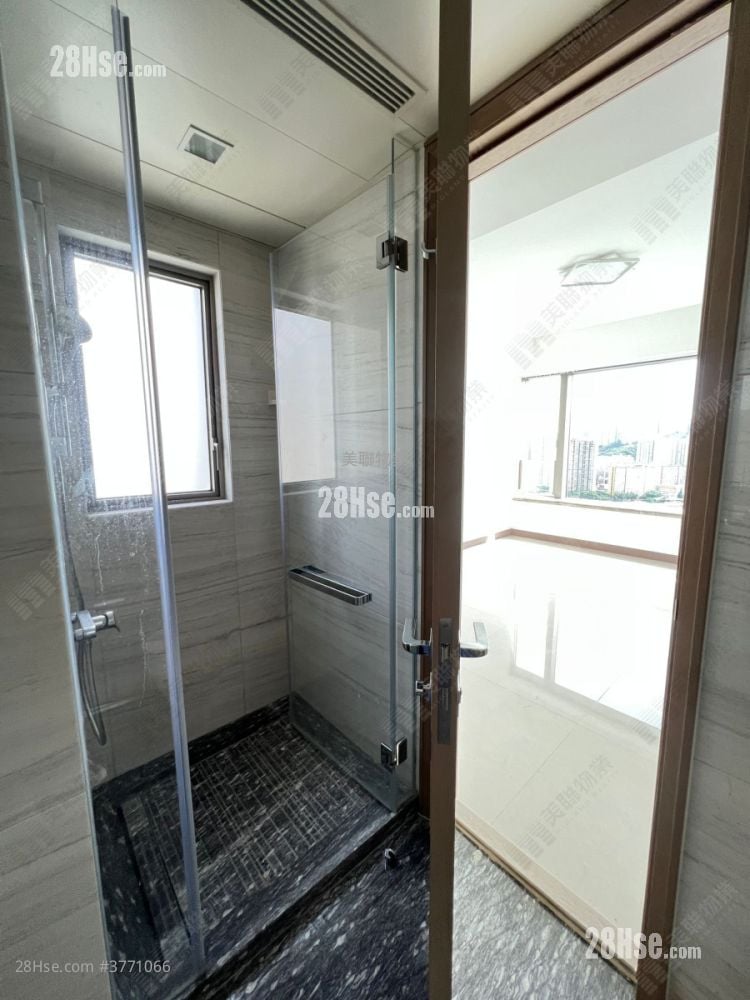 海之恋 售盘 4 房 , 4 浴室 1,161 平方尺