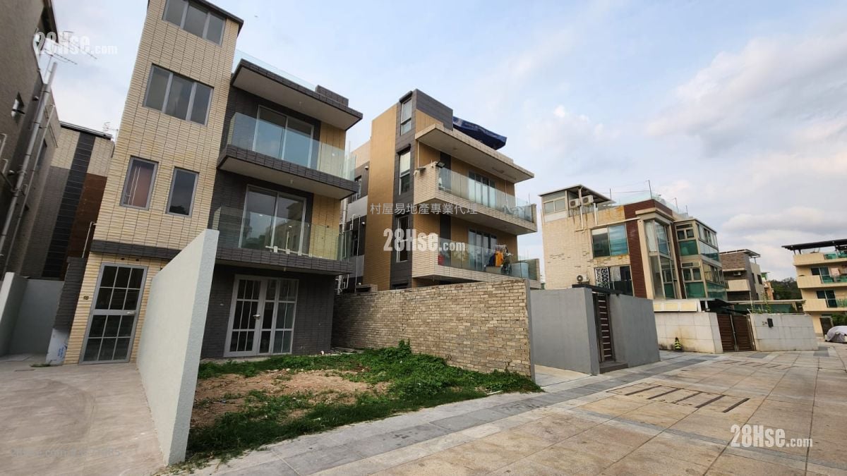 Village Sell 3 Bedrooms , 2 Bathrooms 1,400 ft²