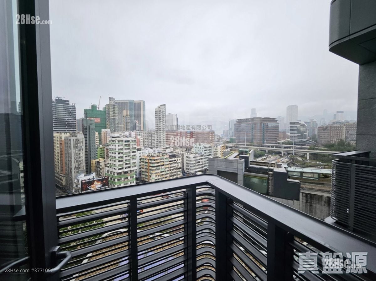 In One Sell 2 Bedrooms 593 ft²