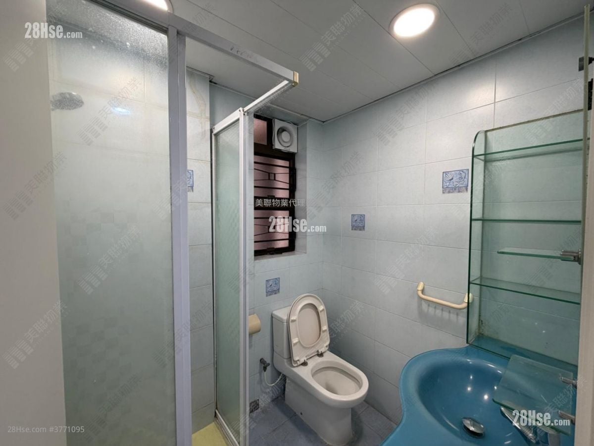 Imperial Court Sell 3 Bedrooms 1,051 ft²