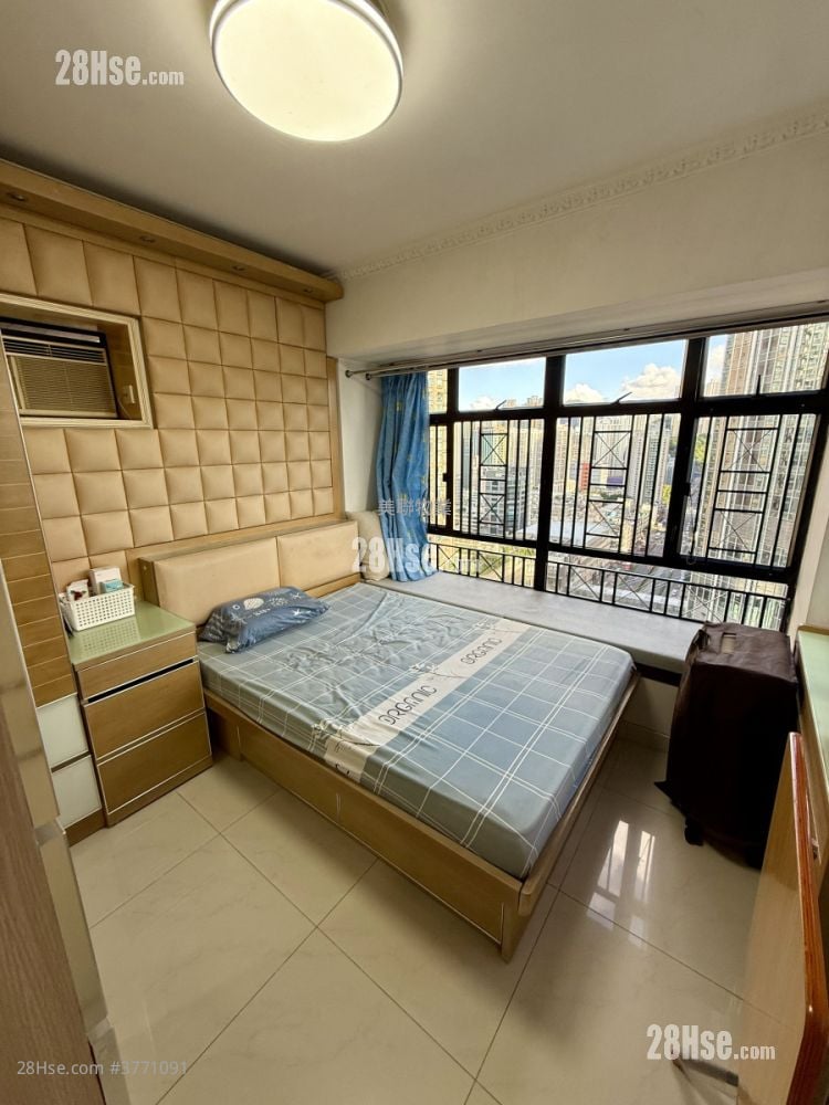 Skyline Plaza Sell 3 Bedrooms , 2 Bathrooms 643 ft²