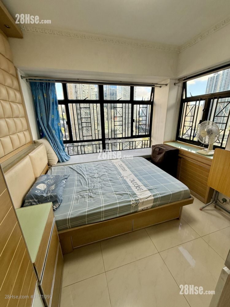 Skyline Plaza Sell 3 Bedrooms , 2 Bathrooms 643 ft²