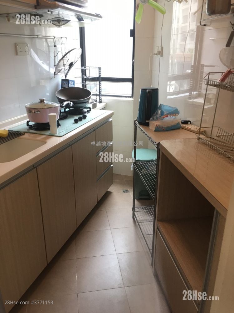 2 Comfort Terrace Sell 3 Bedrooms , 2 Bathrooms 702 ft²