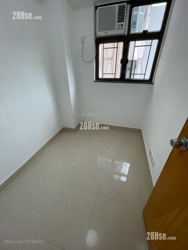 Kwong Yiu Mansion  Sell 2 Bedrooms , 1 Bathroom 333 ft²