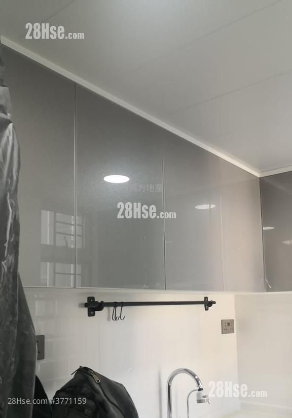 Kam Fai Court Sell 2 Bedrooms , 1 Bathroom 381 ft²