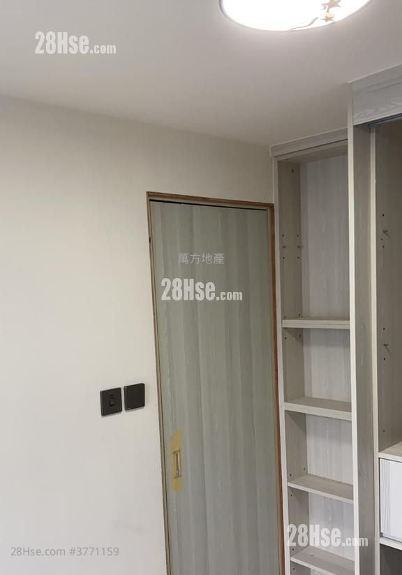 Kam Fai Court Sell 2 Bedrooms , 1 Bathroom 381 ft²