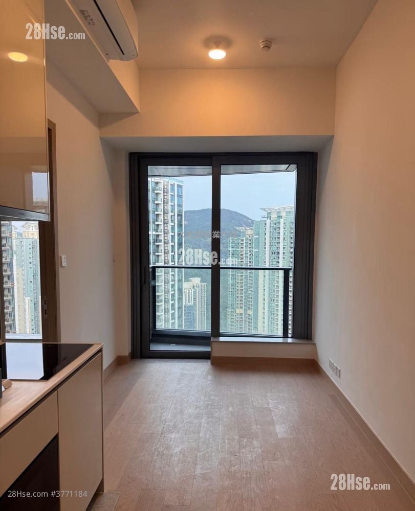 Seasons Place 售盘 1 房 , 1 浴室 323 平方尺