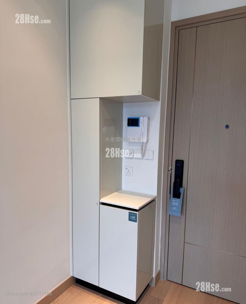 Seasons Place 售盘 1 房 , 1 浴室 323 平方尺