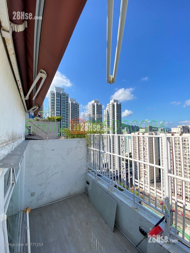 Greenfield Court Sell 4 Bedrooms , 2 Bathrooms 1,143 ft²