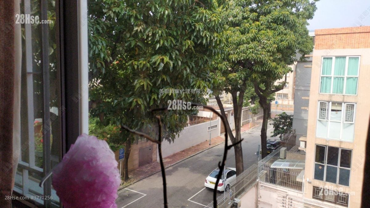 8 Verbena Road Sell 3 Bedrooms 876 ft²