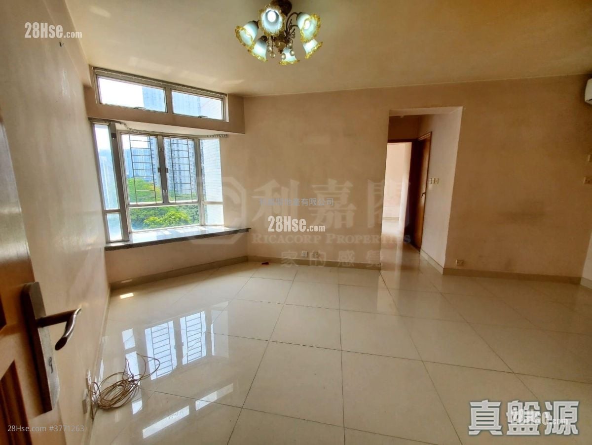 Kingswood Villas Sell 2 Bedrooms 442 ft²