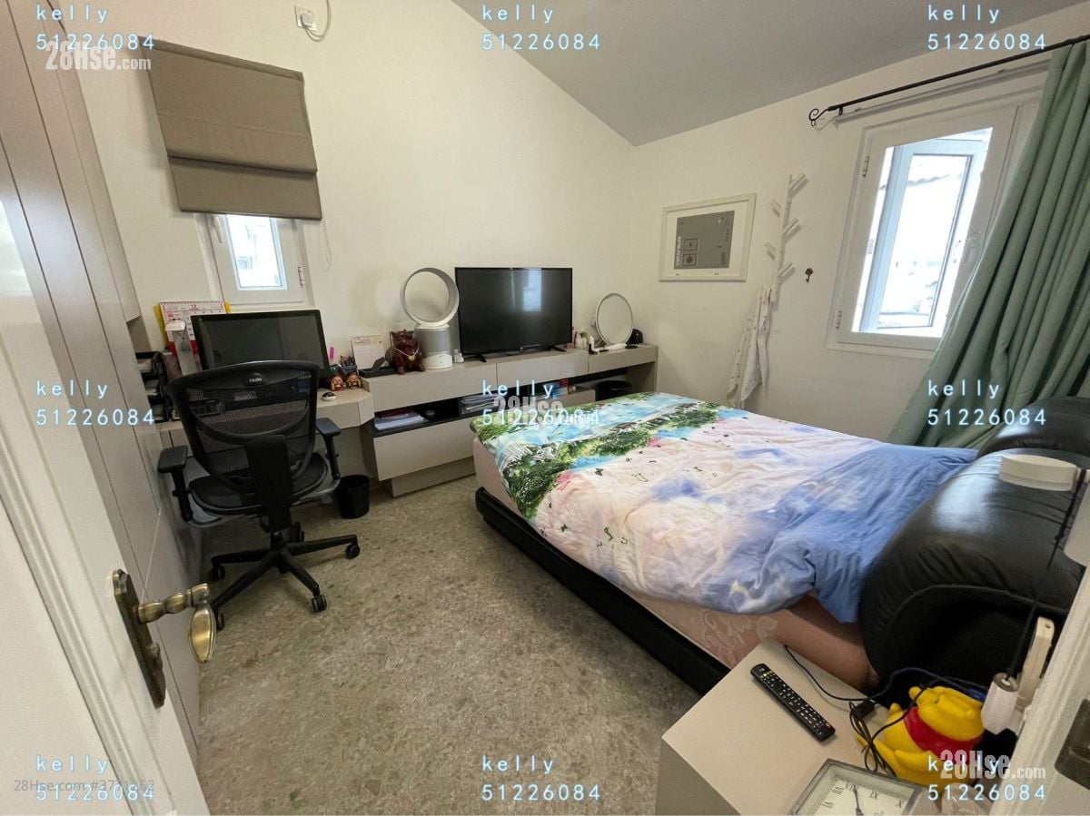 Fairview Park Sell 3 Bedrooms , 2 Bathrooms 848 ft²