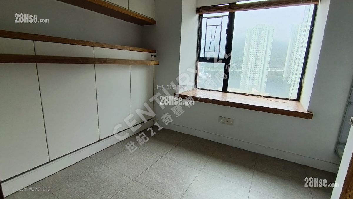 Villa Athena Sell 3 Bedrooms , 2 Bathrooms 727 ft²