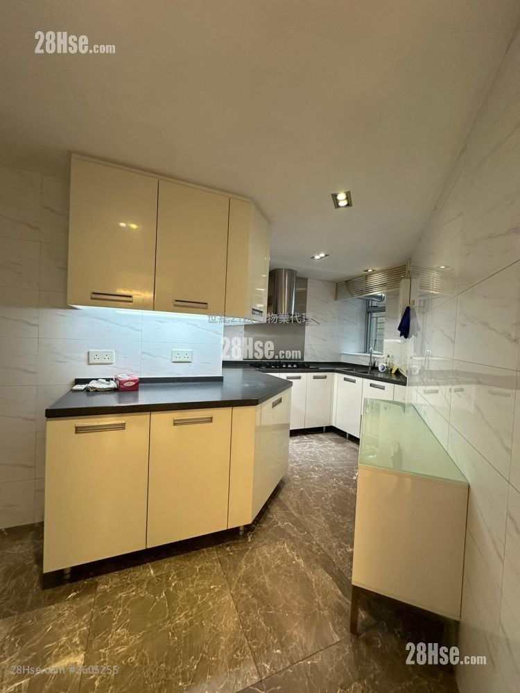 豪门 售盘 3 房 , 2 浴室 870 平方尺