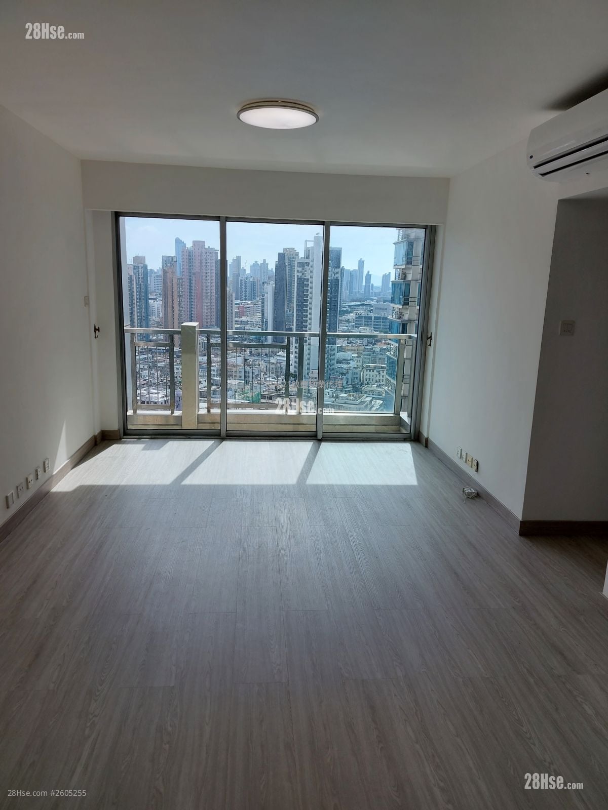 豪门 售盘 3 房 , 2 浴室 870 平方尺