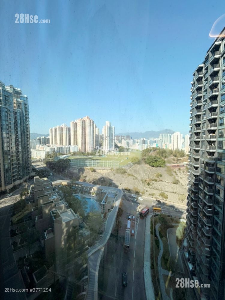 Ultima Sell 3 Bedrooms , 2 Bathrooms 994 ft²