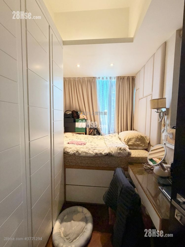 Ultima Sell 3 Bedrooms , 2 Bathrooms 994 ft²