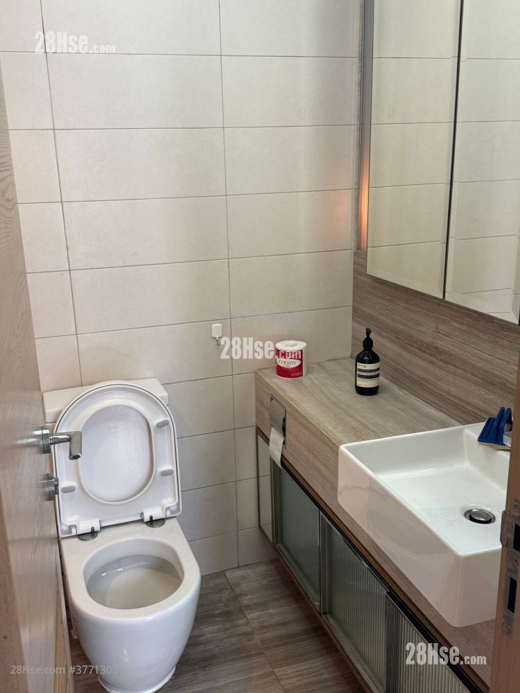 Island Crest Sell 2 Bedrooms , 1 Bathroom 559 ft²